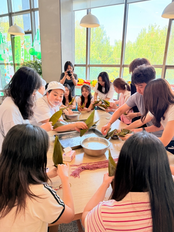 东北电力大学经济管理学院举办第二届“粽香情浓庆端午 民族团结一家亲”主题活动