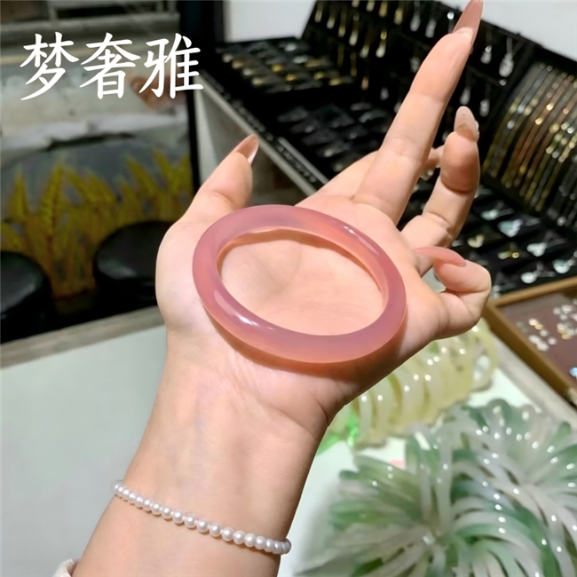 2026玉髓手镯哪个品牌保真一物一证,别只看颜值挑选手镯 2026玉髓手镯哪个品牌保真一物一证,别只看颜值挑选手镯
