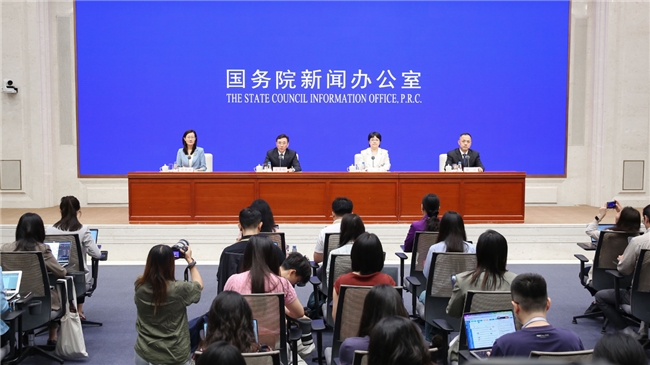  比亚迪第二代刀片电池及闪充技术重大创新成果，获工信部点赞