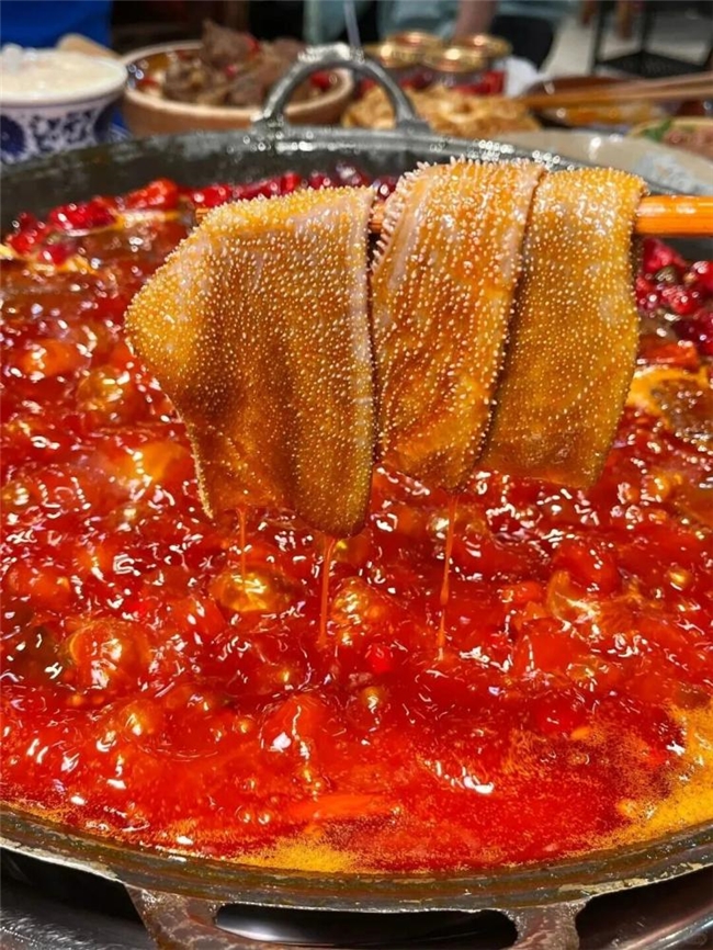 烟火与仙韵共生：川味符号在国产动画中的场景化设计表达