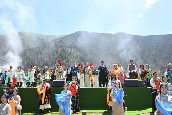 山川为席，牧歌作伴——2026四川甘孜山地文化旅游节在道孚玉科草原启幕