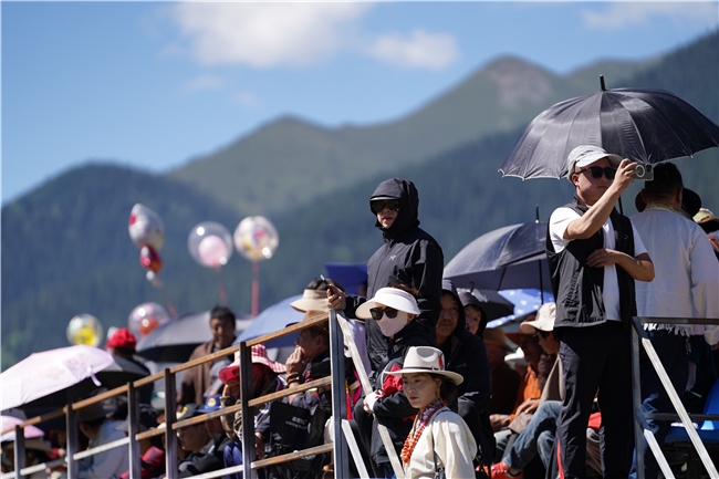 山川为席，牧歌作伴——2026四川甘孜山地文化旅游节在道孚玉科草原启幕