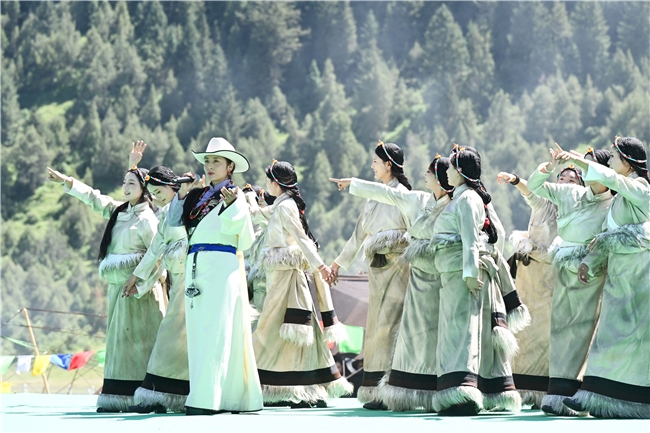 山川为席，牧歌作伴——2026四川甘孜山地文化旅游节在道孚玉科草原启幕