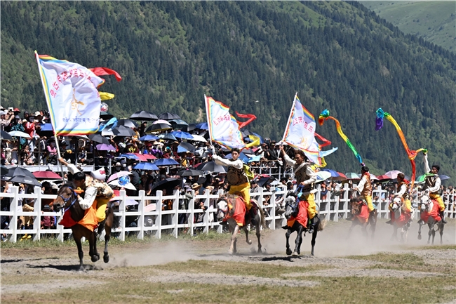 山川为席，牧歌作伴——2026四川甘孜山地文化旅游节在道孚玉科草原启幕