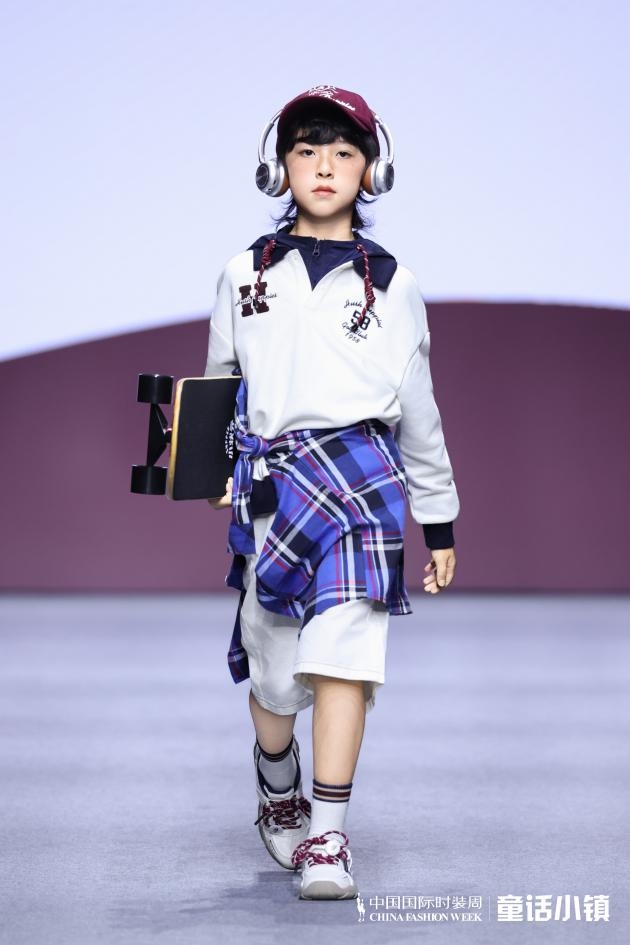 Hush Puppies Kids�����й�����ʱװ��  ��ͯ��ʴ�����ﶬ����ʫƪ