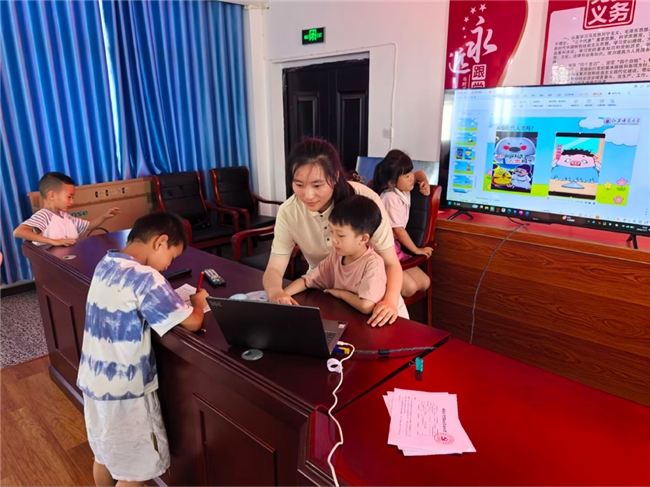 推普润童心，语你共成长——江苏师范大学江苏圣理工学院-中俄学院“星梦启航”宣讲团推普课堂纪实