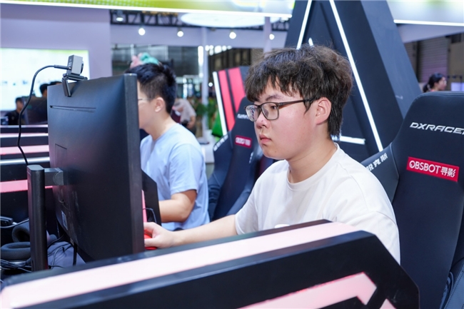 OBSBOT寻影携EWC冠军奖杯亮相2026 ChinaJoy,把赛场级智能影像体验带给每一位玩家