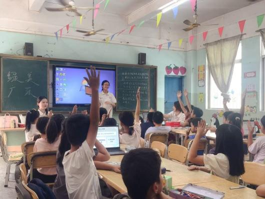 没有枯燥说教，“星火益行”突击队用拼图和游戏，让孩子读懂“绿美广东”