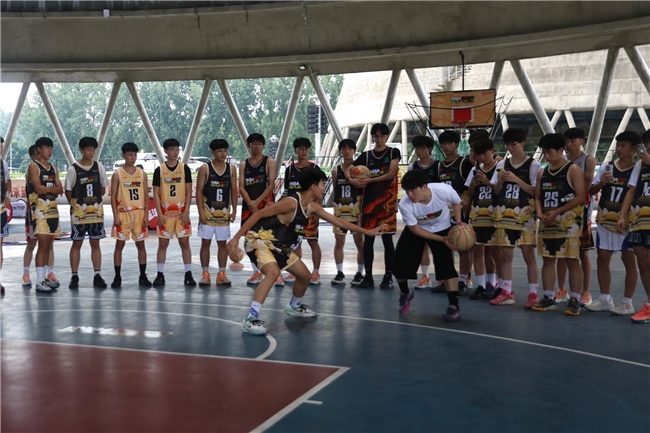 “乡村体育燃梦计划”篮球公益训练营在洛阳圆满结营
