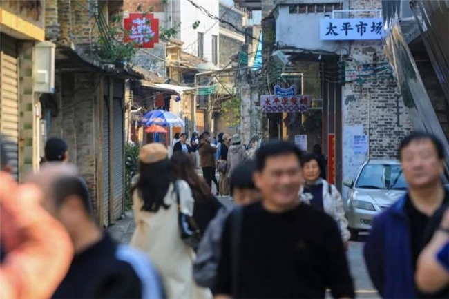 向水而行:三届南海大地艺术节,一场扎根乡土的长效艺术实践