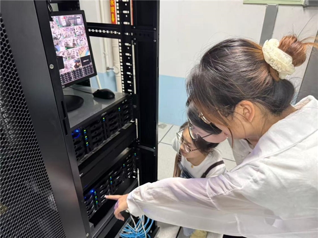 制冷侠团队:柔性智冷散热贴破解微型工作站散热运维难题 制冷侠团队:柔性智冷散热贴破解微型工作站散热运维难题