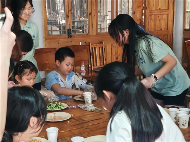 西南大学“食野小分队”赴北碚偏岩社区 开展食安科普与三下乡实践