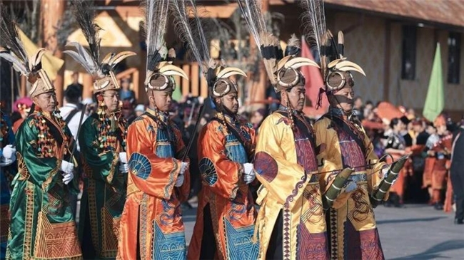 传统仪式的新媒体重构：从景颇刀舞看非遗创造性转化路径