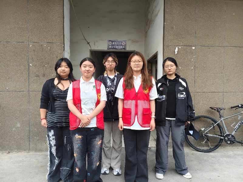 【暑期“三下乡”】滁州学院学子开展“清洁楼道 美化家园”社会实践活动