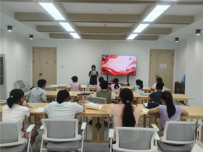 安徽财经大学统计与应用数学学院  春泥·旗帜宣讲团走进安徽省合肥市庭湖社区开展“