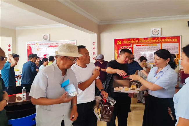 中国人寿财险兰州中支与沙洼河村社区深化便