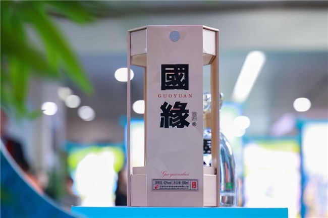500元档待客之争，多款名酒放在一桌，请客选酒该怎么权衡