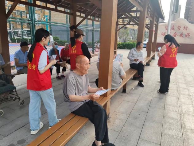医学院日新书院 聚焦社区居民健康素养提升 —— 慢性病管理与家庭急救科普宣传