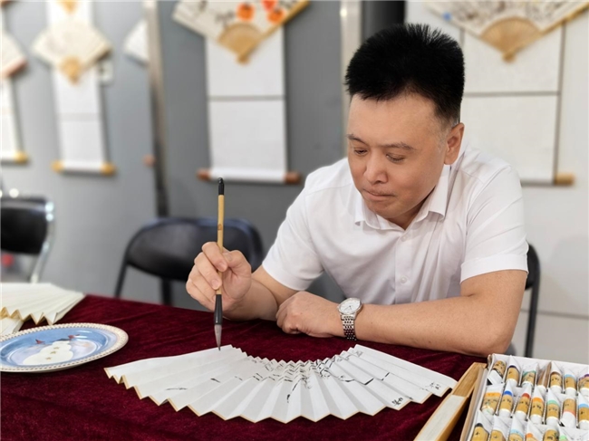 京华墨韵写意人生：画家赵东海的艺术求索与传承-中华新闻