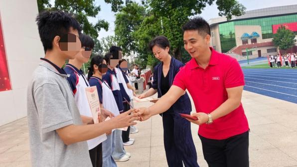 美宜佳落地河南助学创新项目，千余家门店联动助力学子逐梦