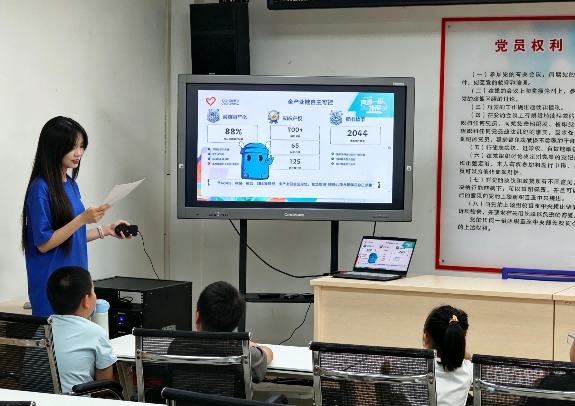青衿执炬传薪火 多彩课堂育新苗