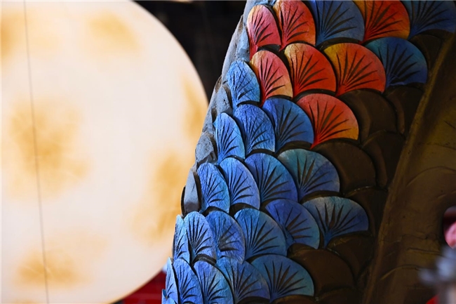 量子东方携手小龙翻大江推出龙耀锦城艺术展