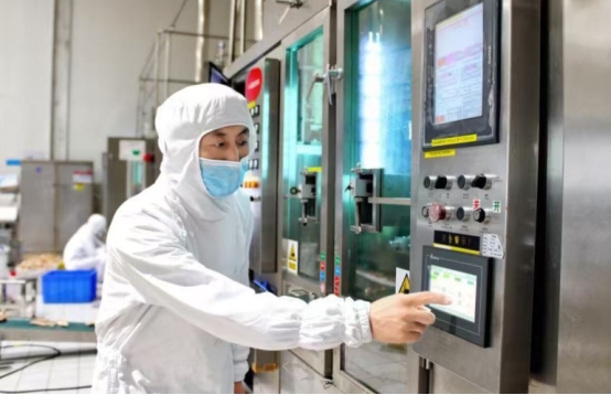 伊利集团数智升级再树标杆 金山工厂获内蒙古先进级智能工厂