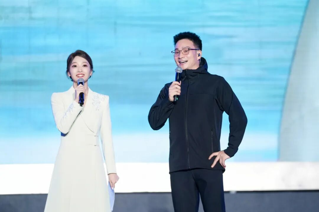 重磅同台！周发猛携弟子唱响《我生在中国》，聆听震撼民族之声