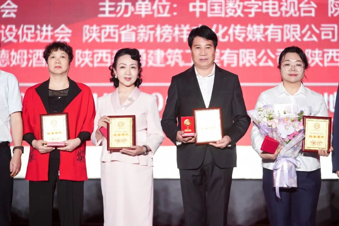 重磅同台！周发猛携弟子唱响《我生在中国》，聆听震撼民族之声