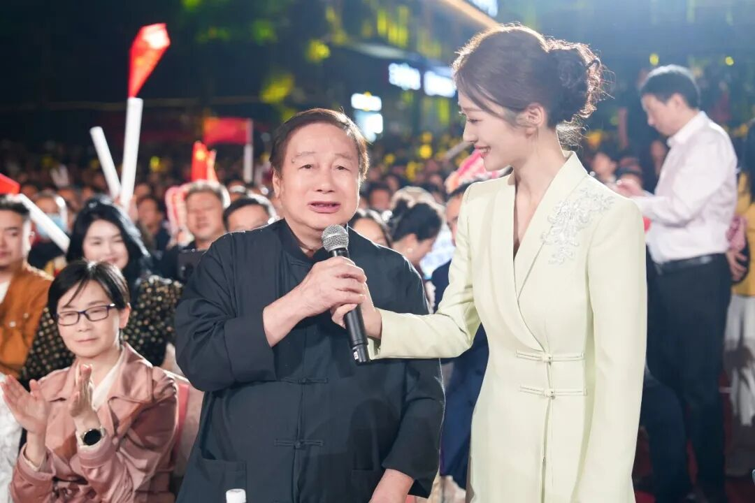 重磅同台！周发猛携弟子唱响《我生在中国》，聆听震撼民族之声