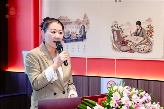 ͩ���衸�����������²�Ʒ���Ͽ��ߡ�����ҽ���ʽ���ֲᡷ����ǩ���ż�Բ������